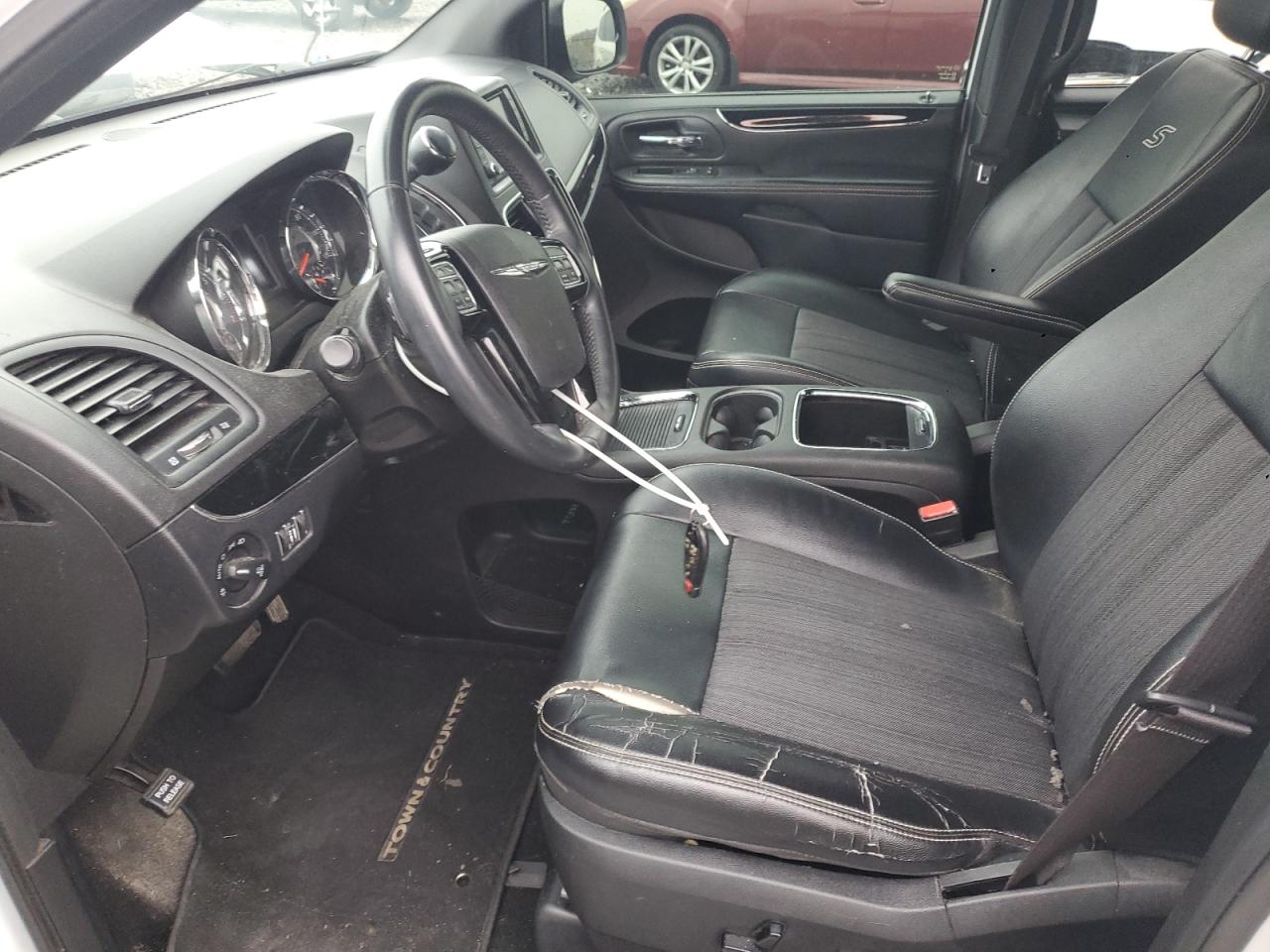 CHRYSLER TOWN & COUNTRY S