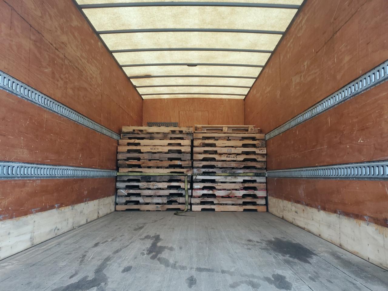 Lot #3280582453 2012 HINO 258/268