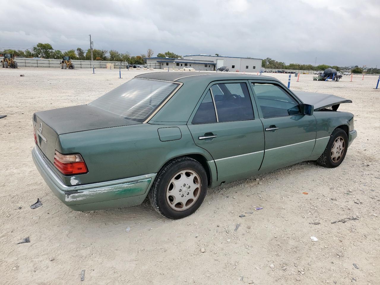 Lot #3292332263 1994 MERCEDES-BENZ E 320