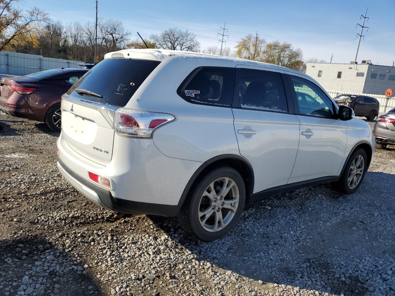 MITSUBISHI OUTLANDER SE