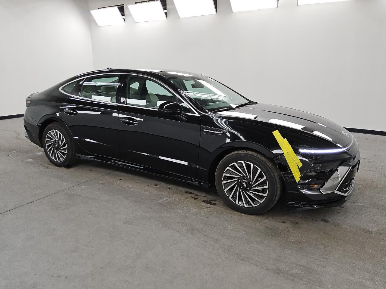 HYUNDAI SONATA HYBRID