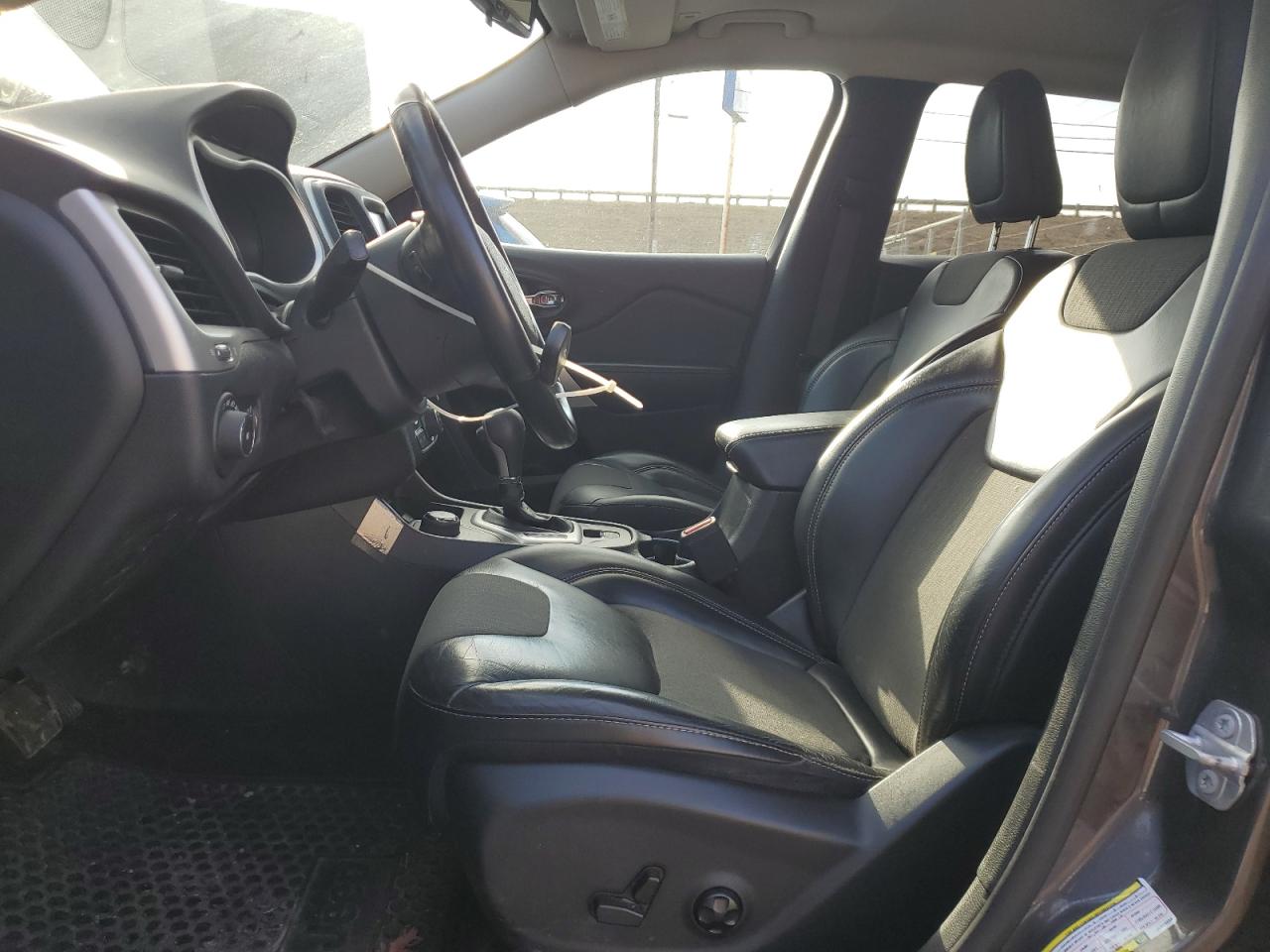 JEEP GRAND CHEROKEE LATITUDE PLUS