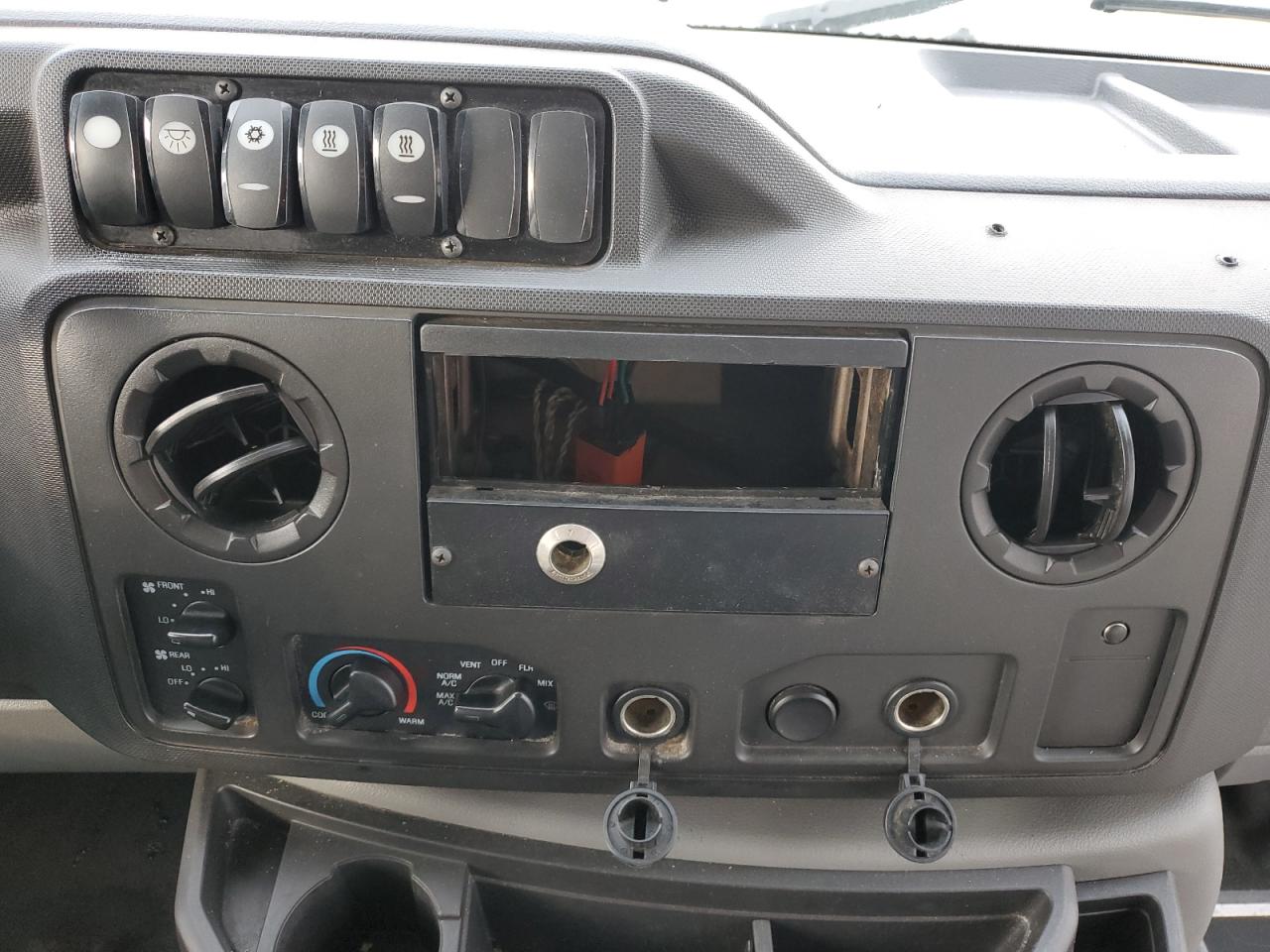 Lot #3310526083 2019 FORD ECONOLINE