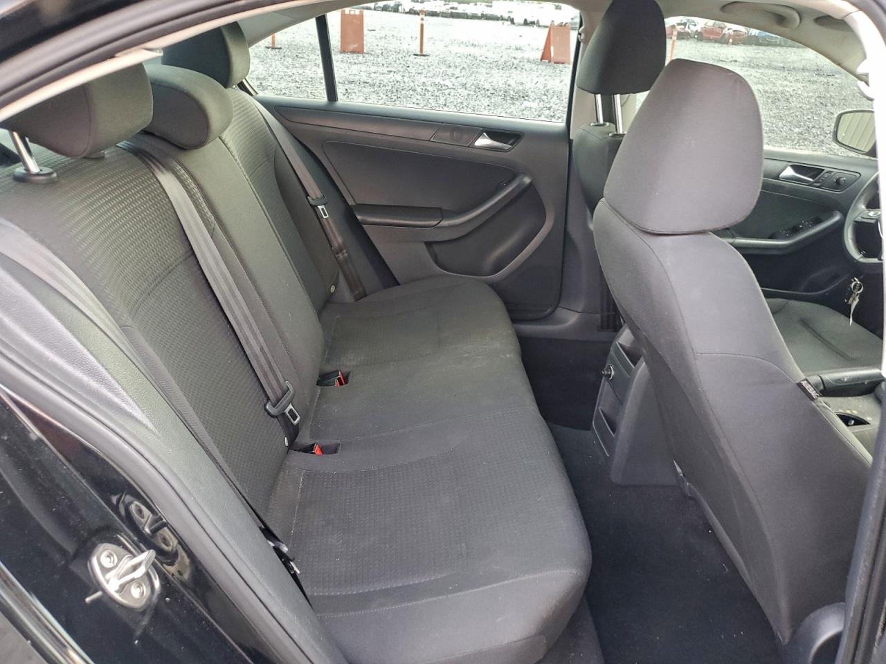 VOLKSWAGEN JETTA BASE