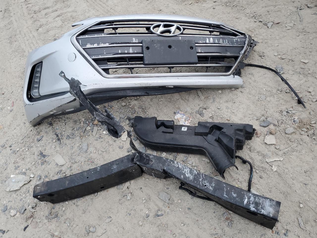 Lot #3301834419 2017 HYUNDAI ELANTRA SE