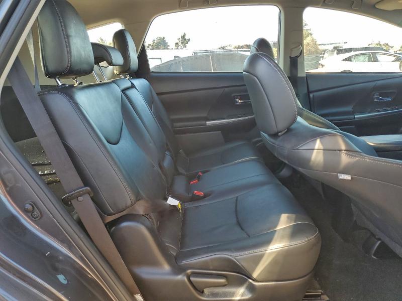 2017 TOYOTA PRIUS V #3306735063