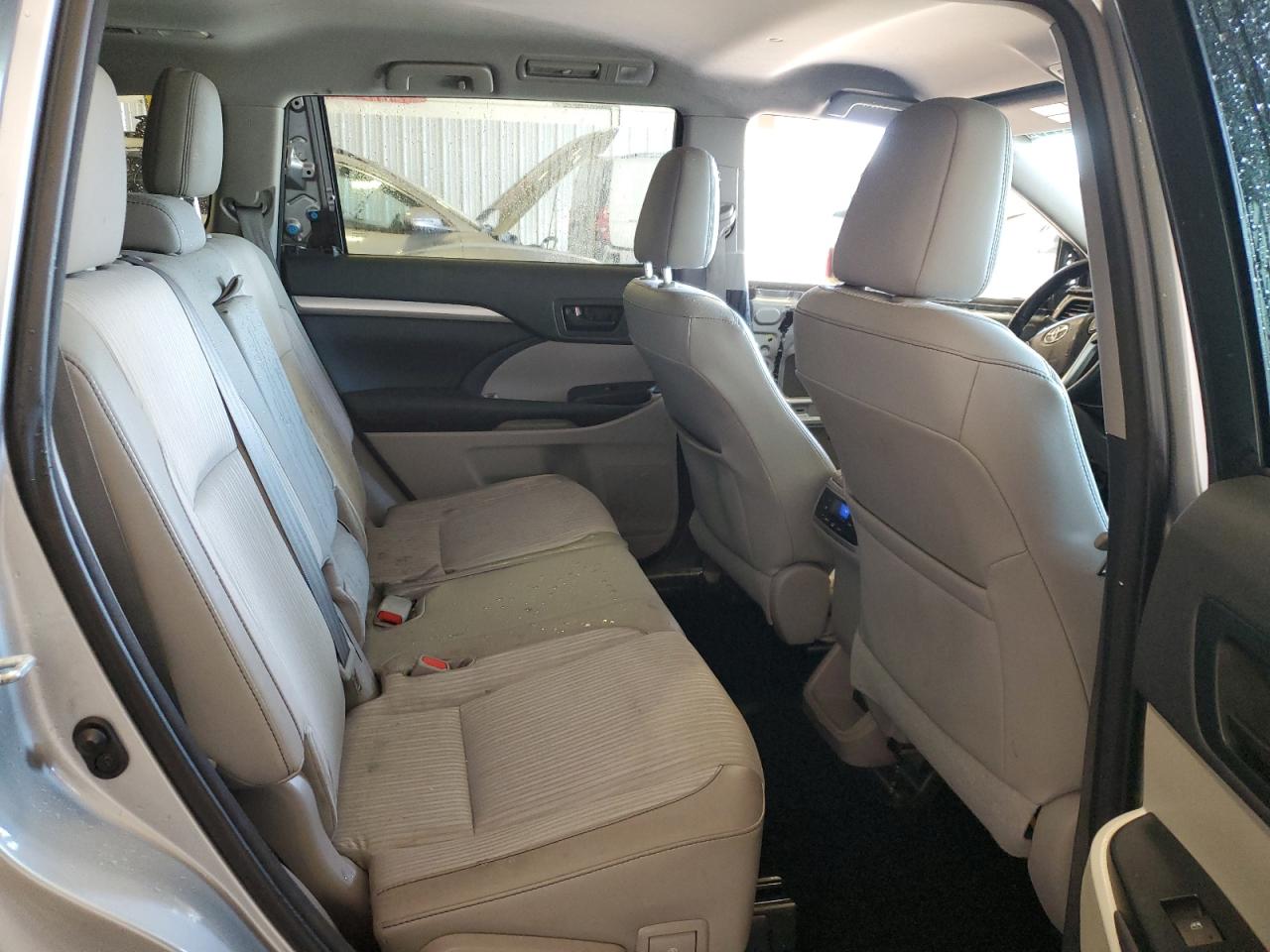 TOYOTA HIGHLANDER LE