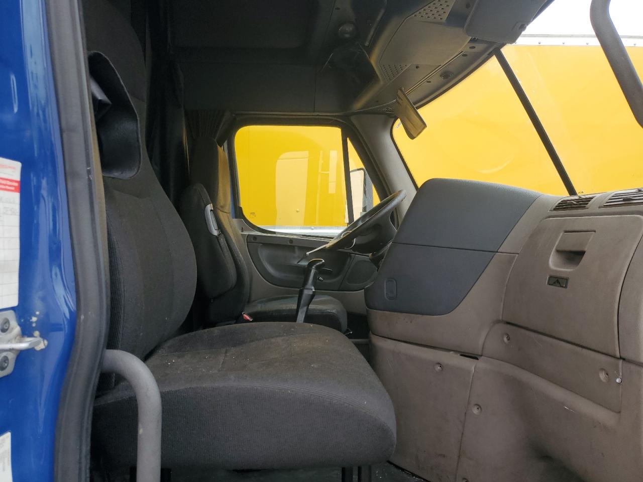 Lot #3293414060 2011 FREIGHTLINER CASCADIA