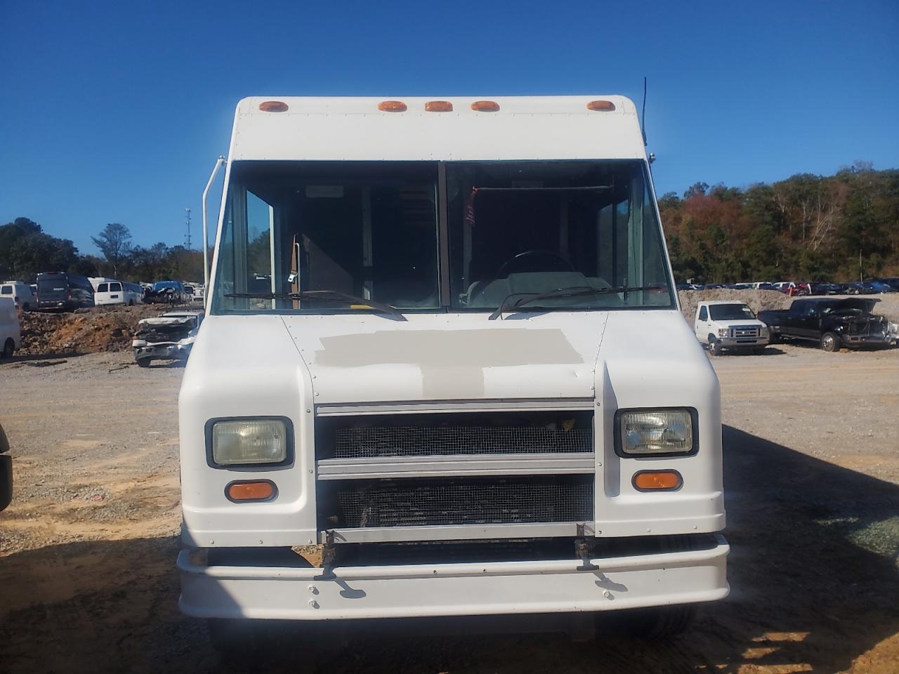 Lot #3290118263 2003 FREIGHTLINER CHASSIS M