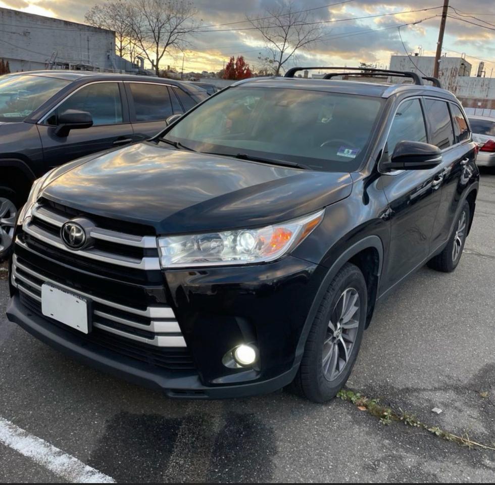 TOYOTA HIGHLANDER SE
