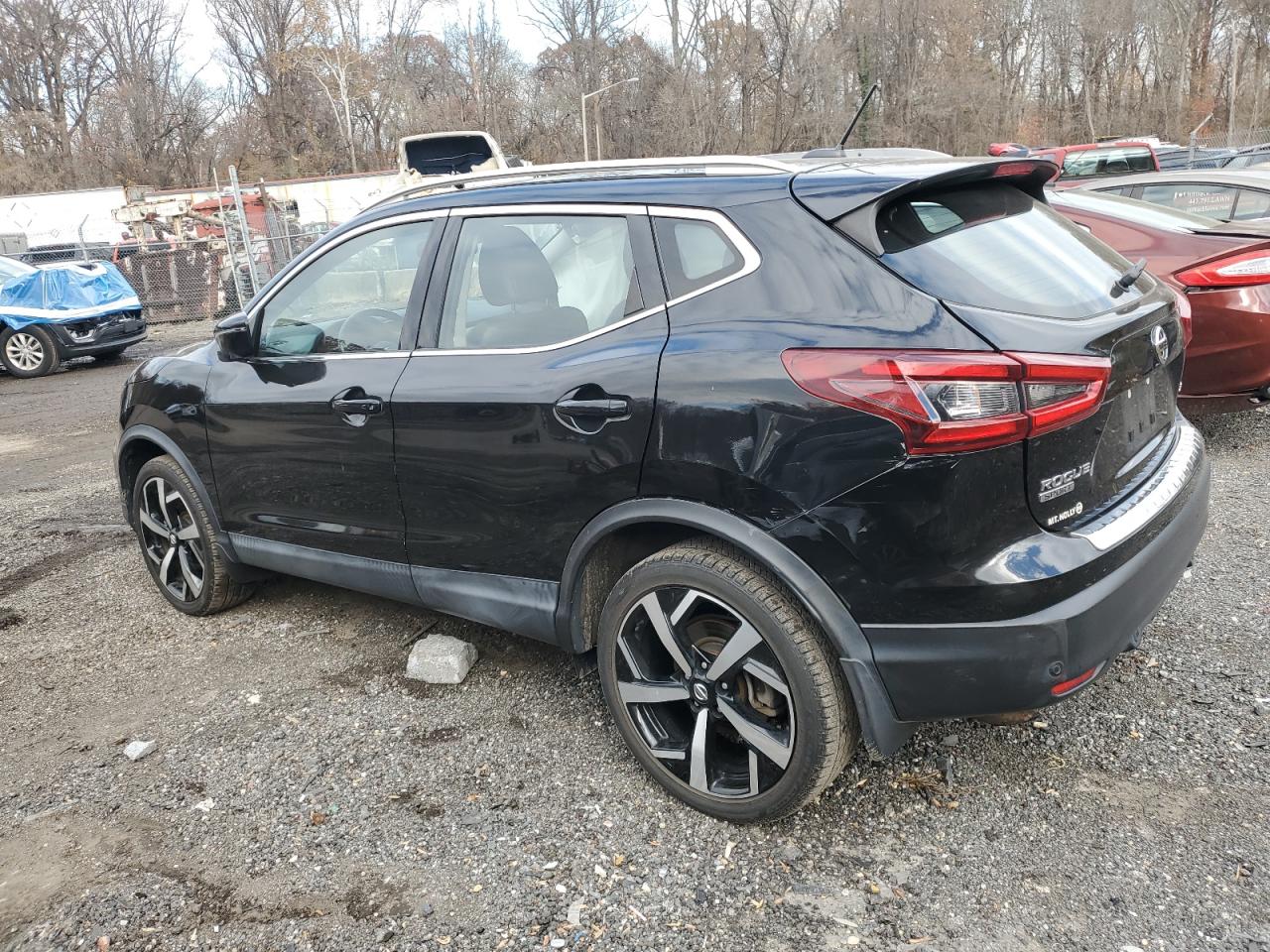 NISSAN ROGUE SPORT S