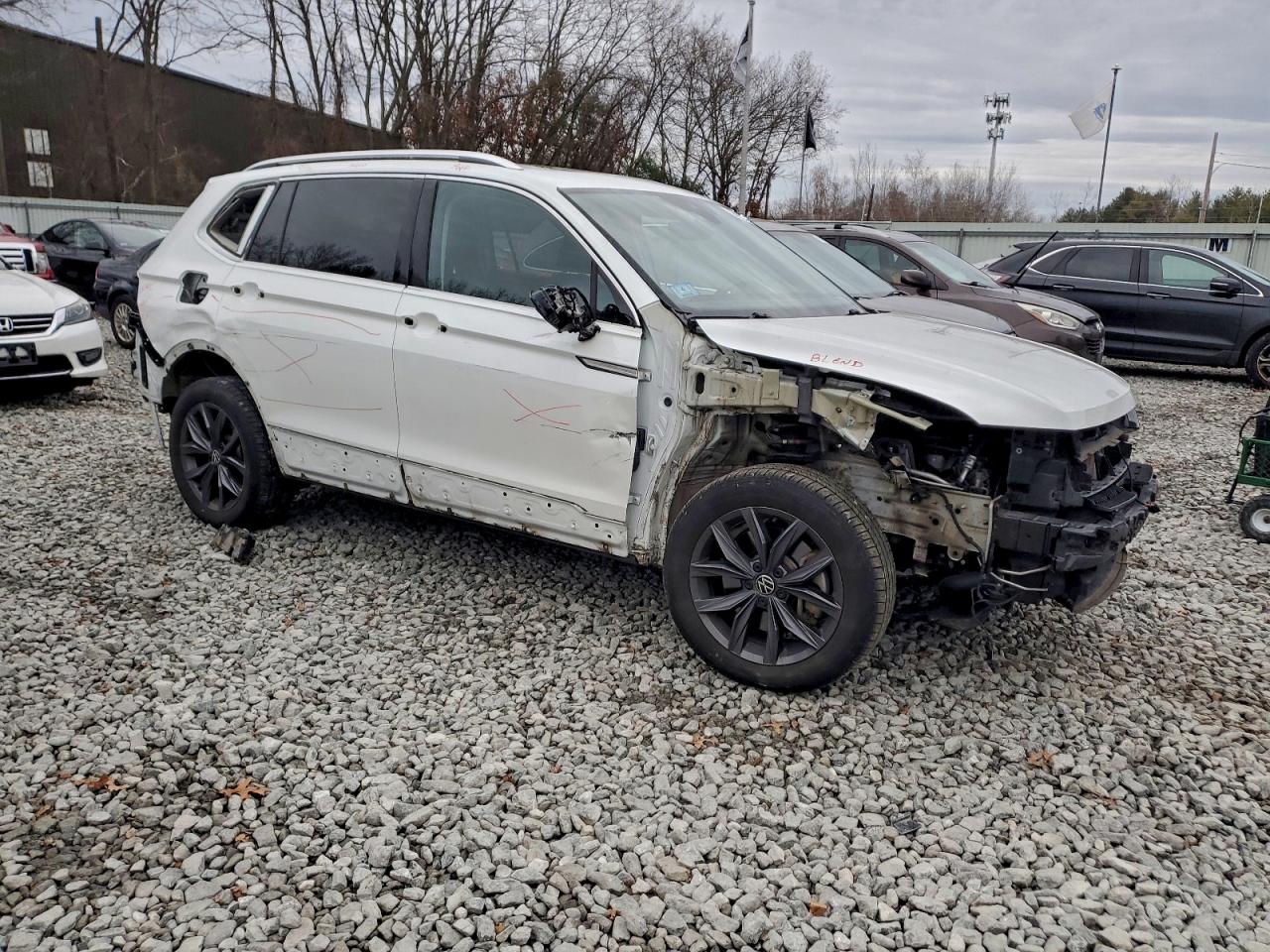 VOLKSWAGEN TIGUAN SE