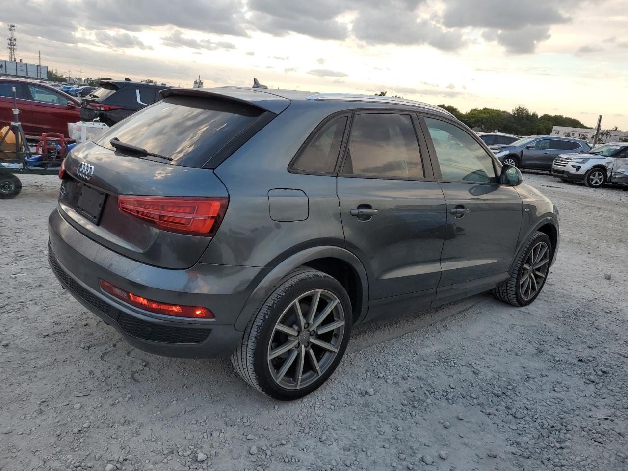 AUDI Q3 PREMIUM