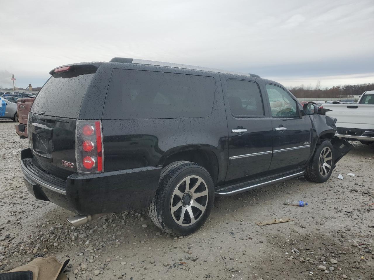 GMC YUKON DENALI