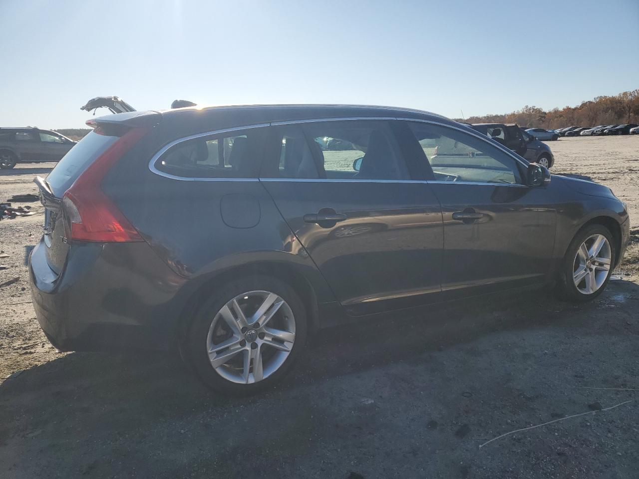 VOLVO V60 PREMIER