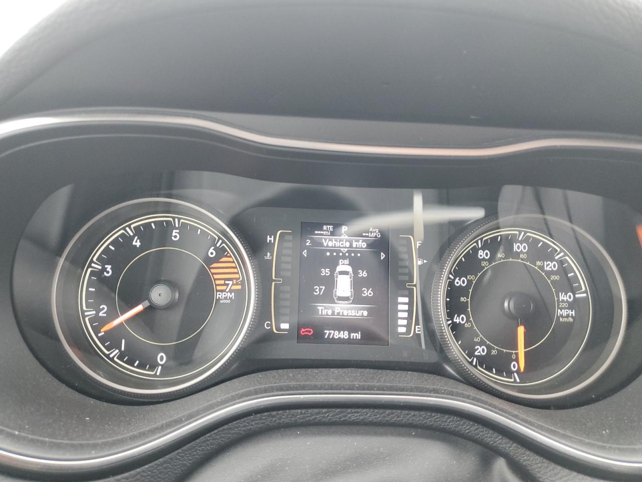 JEEP GRAND CHEROKEE LATITUDE PLUS