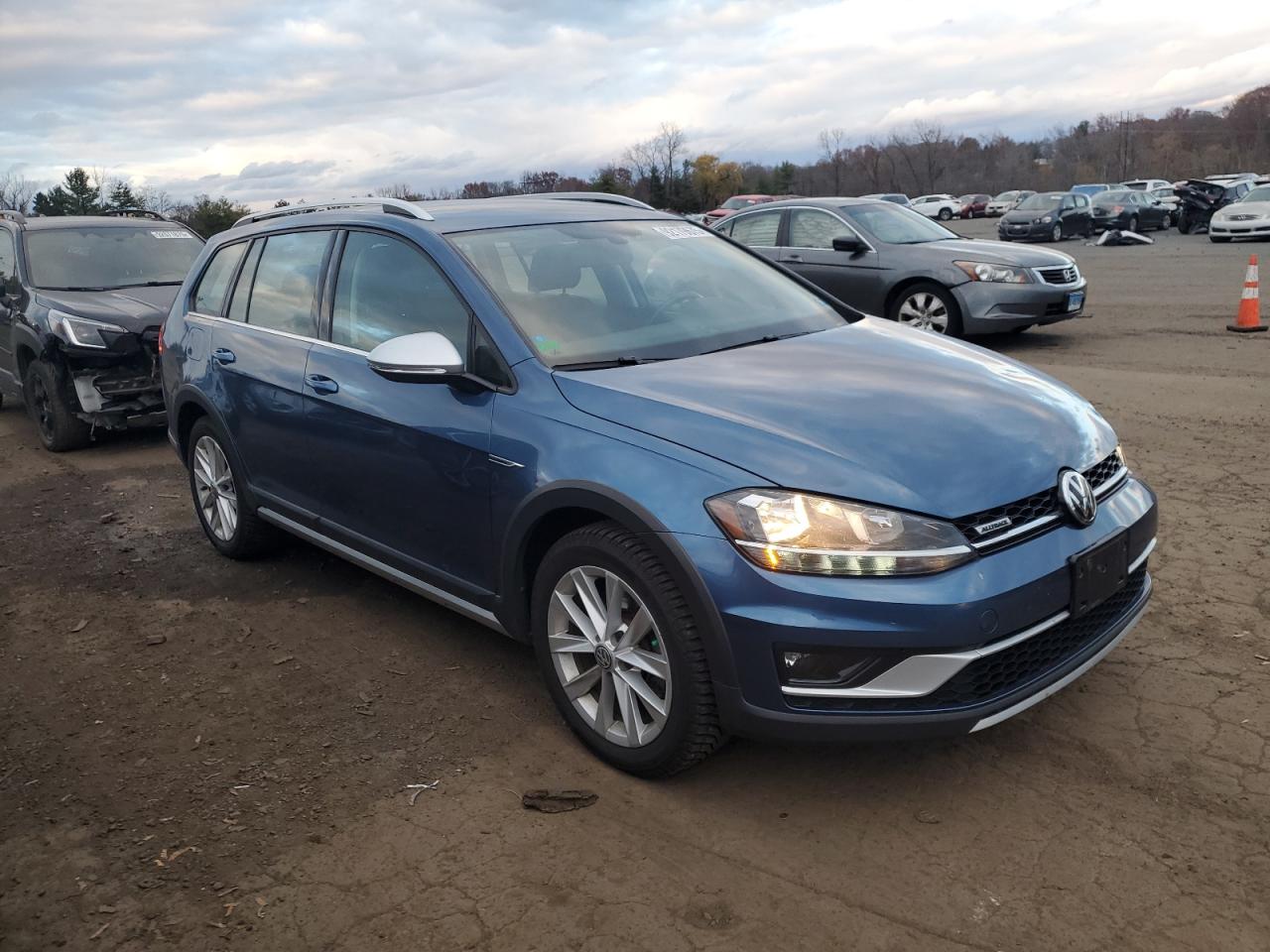 Lot #3317702104 2019 VOLKSWAGEN GOLF ALLTR