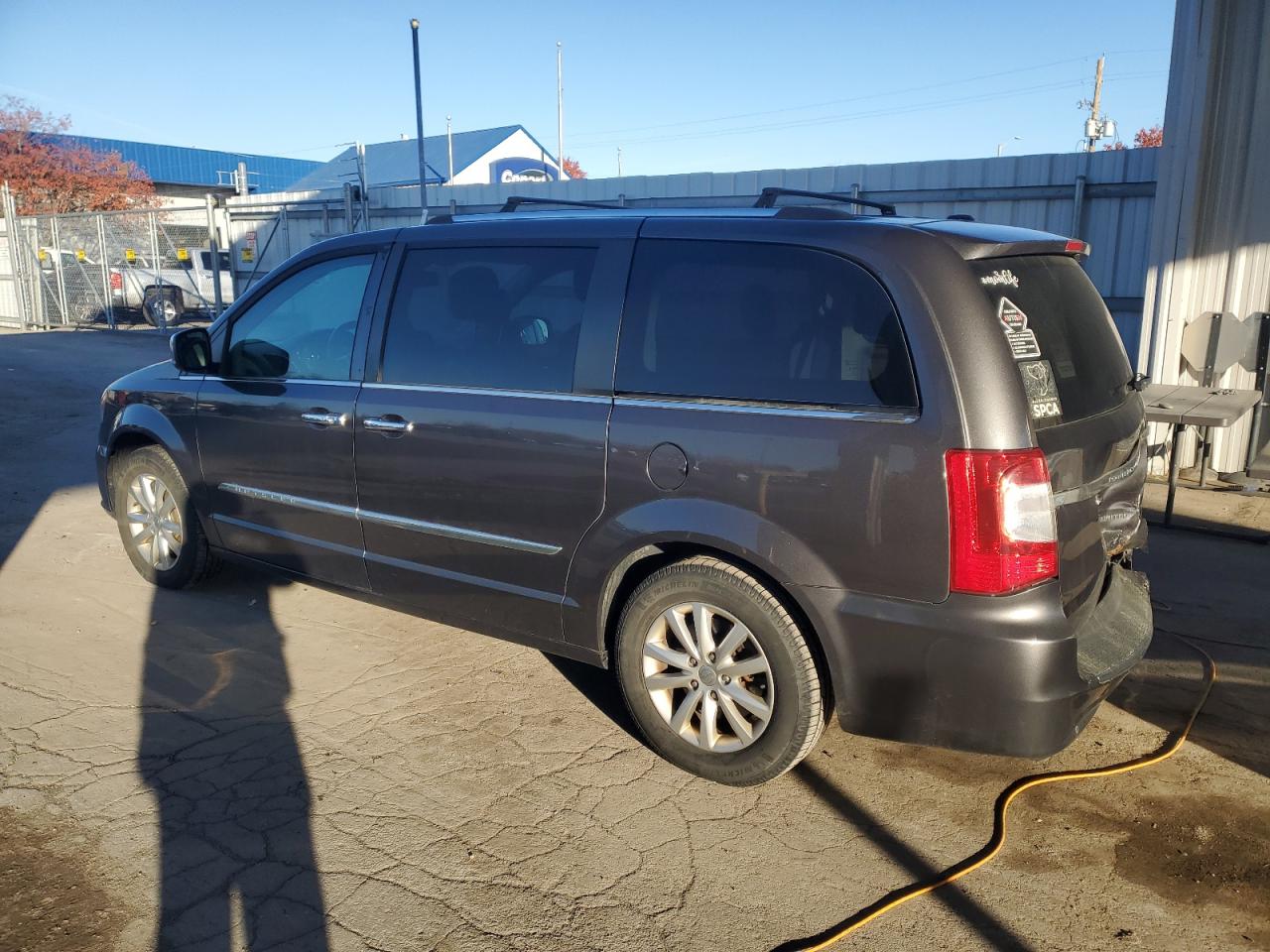 CHRYSLER TOWN & COUNTRY LIMITED PLATINUM