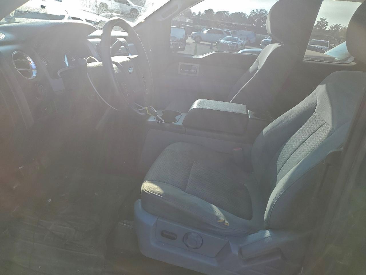 FORD F-150 SUPER CAB