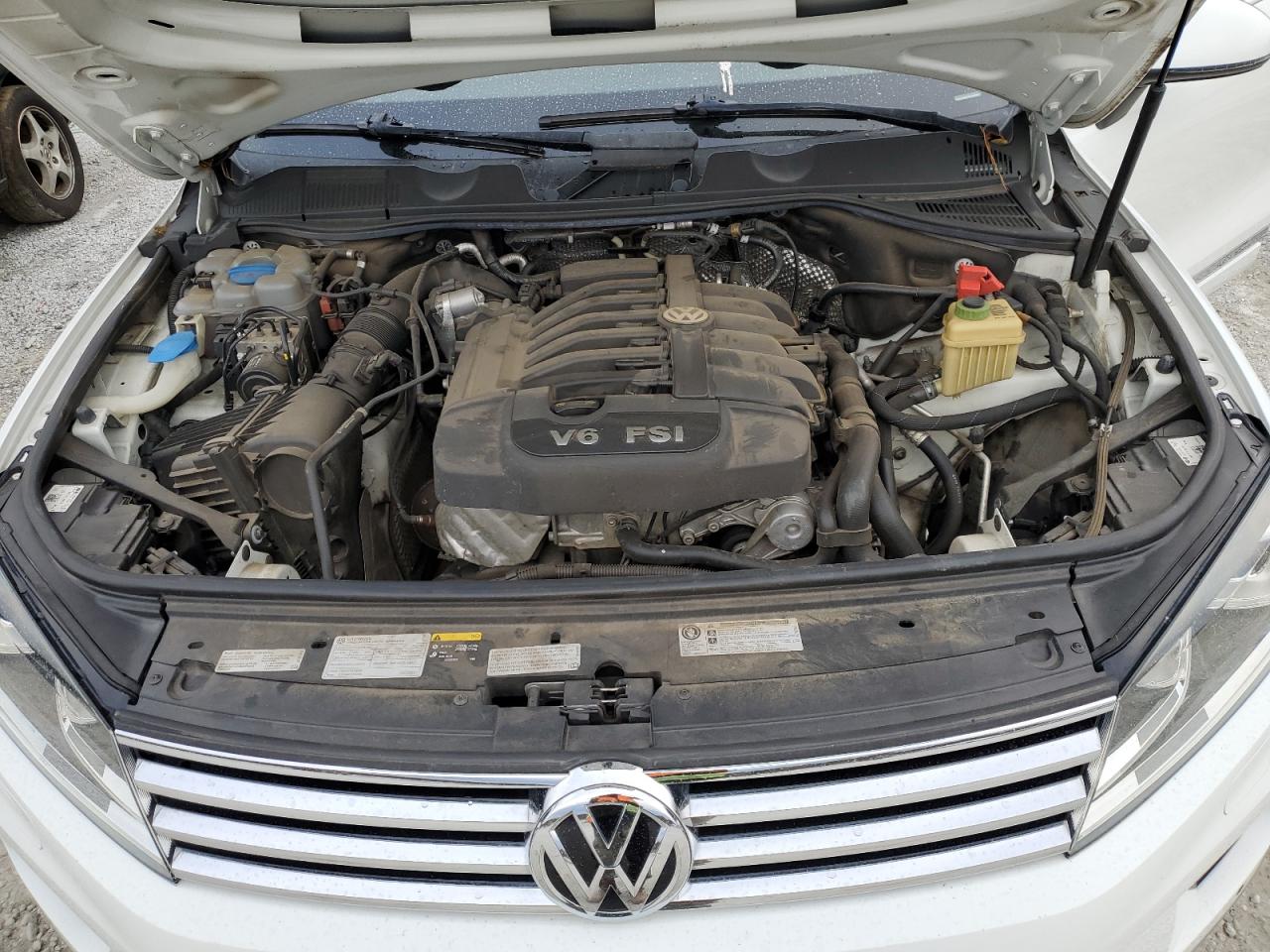 VOLKSWAGEN TOUAREG SPORT