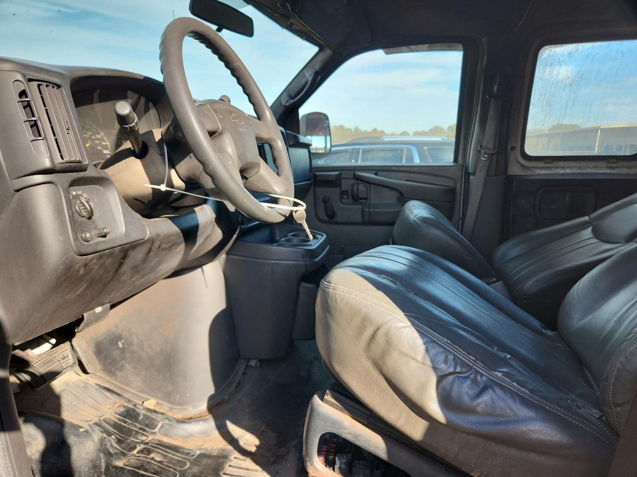 Lot #3291363136 2005 CHEVROLET EXPRESS