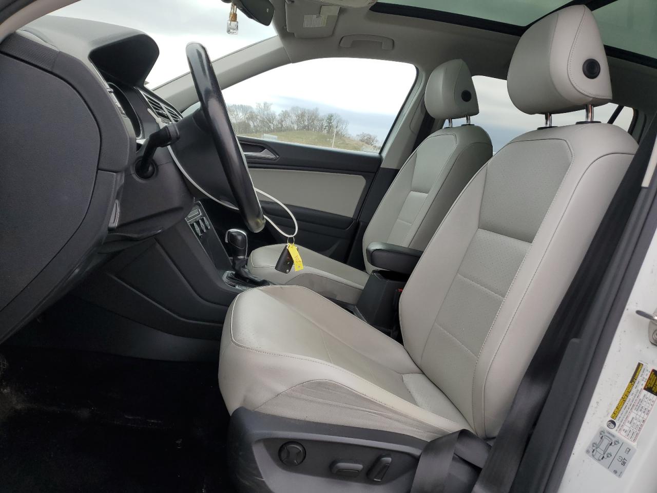 VOLKSWAGEN TIGUAN SE