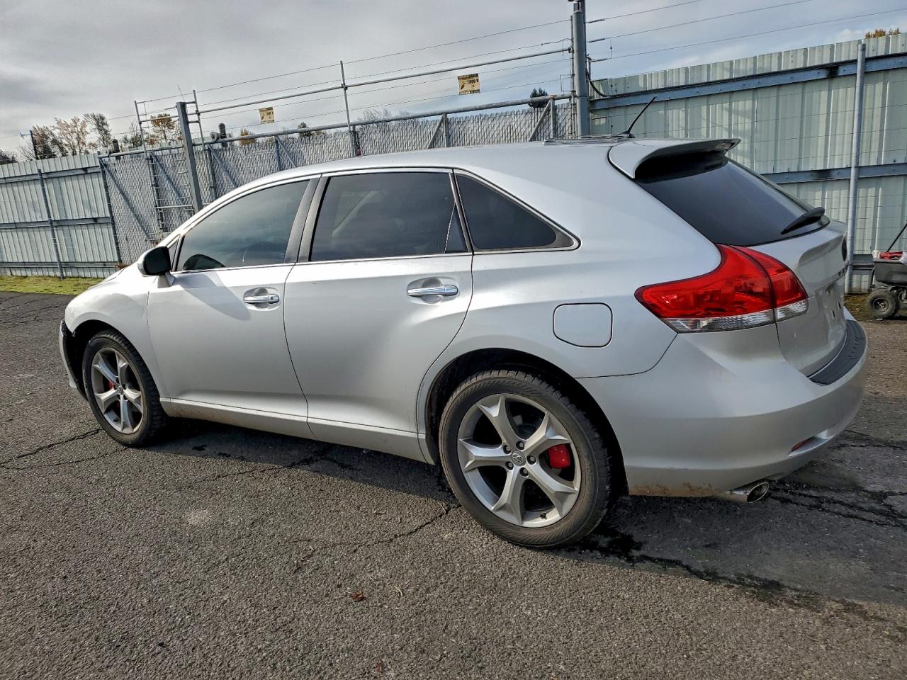 TOYOTA VENZA LE