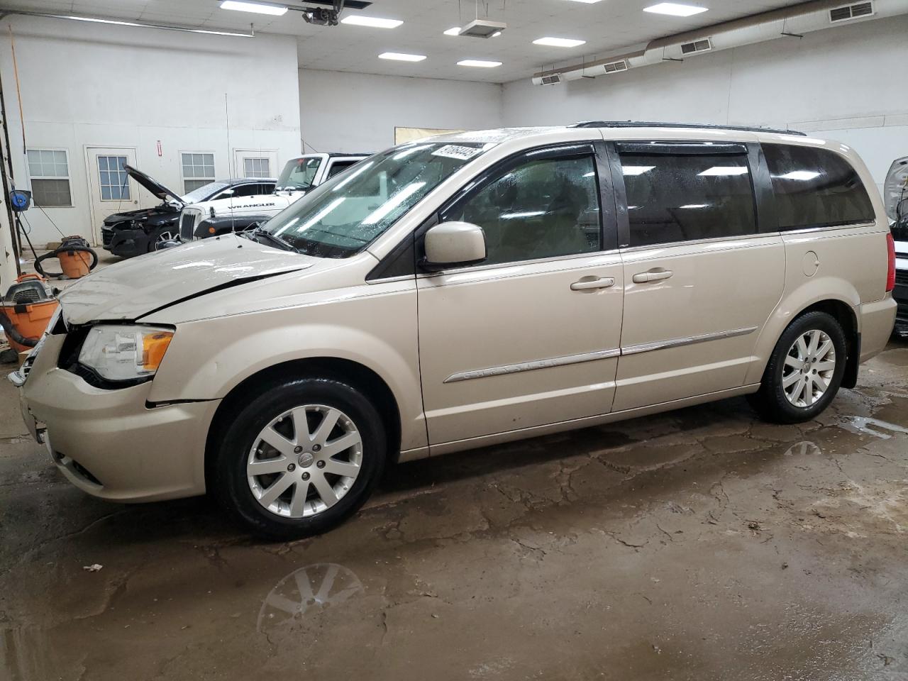 CHRYSLER TOWN & COUNTRY TOURING