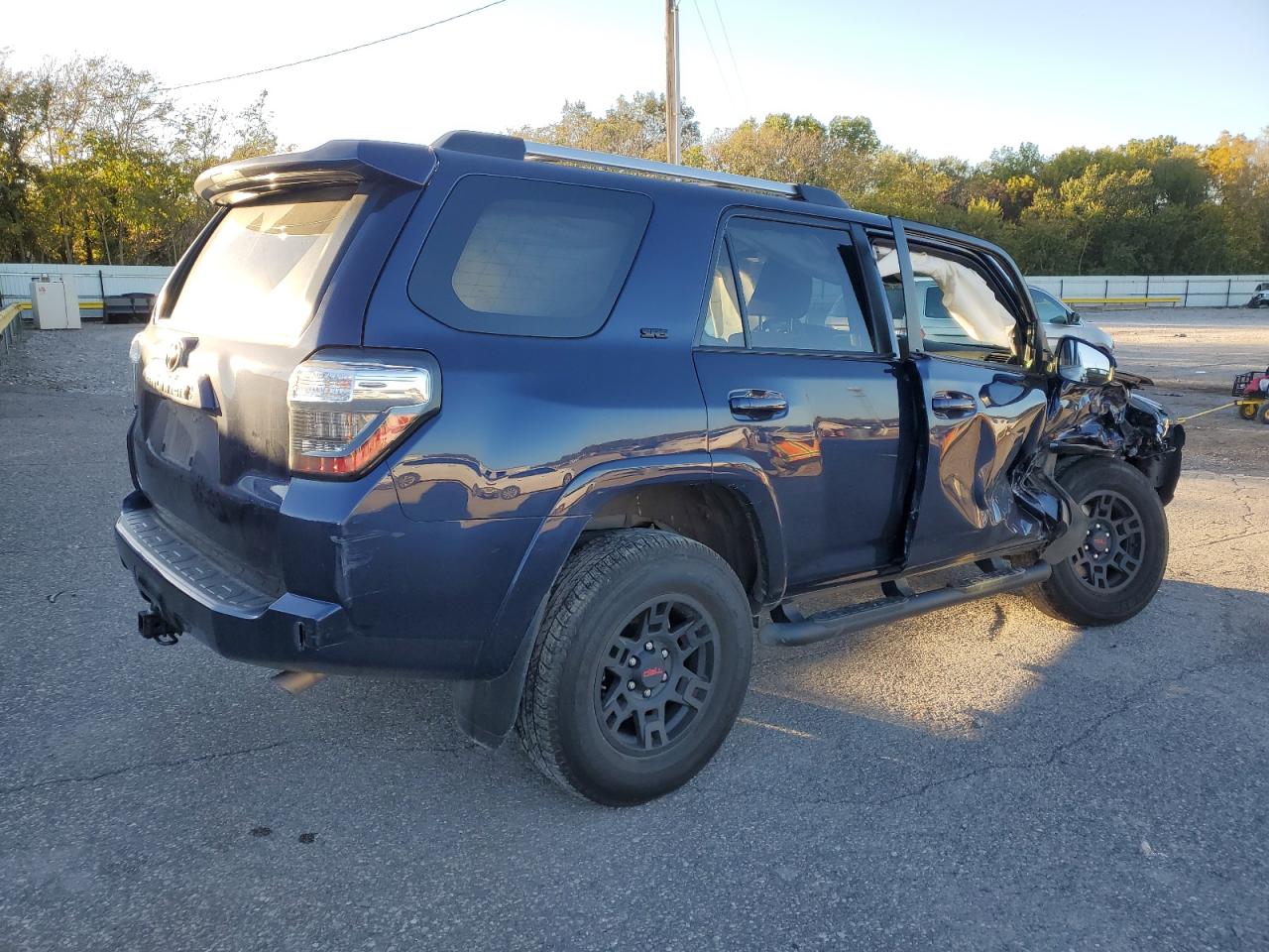 TOYOTA 4RUNNER SR5/SR5 PREMIUM