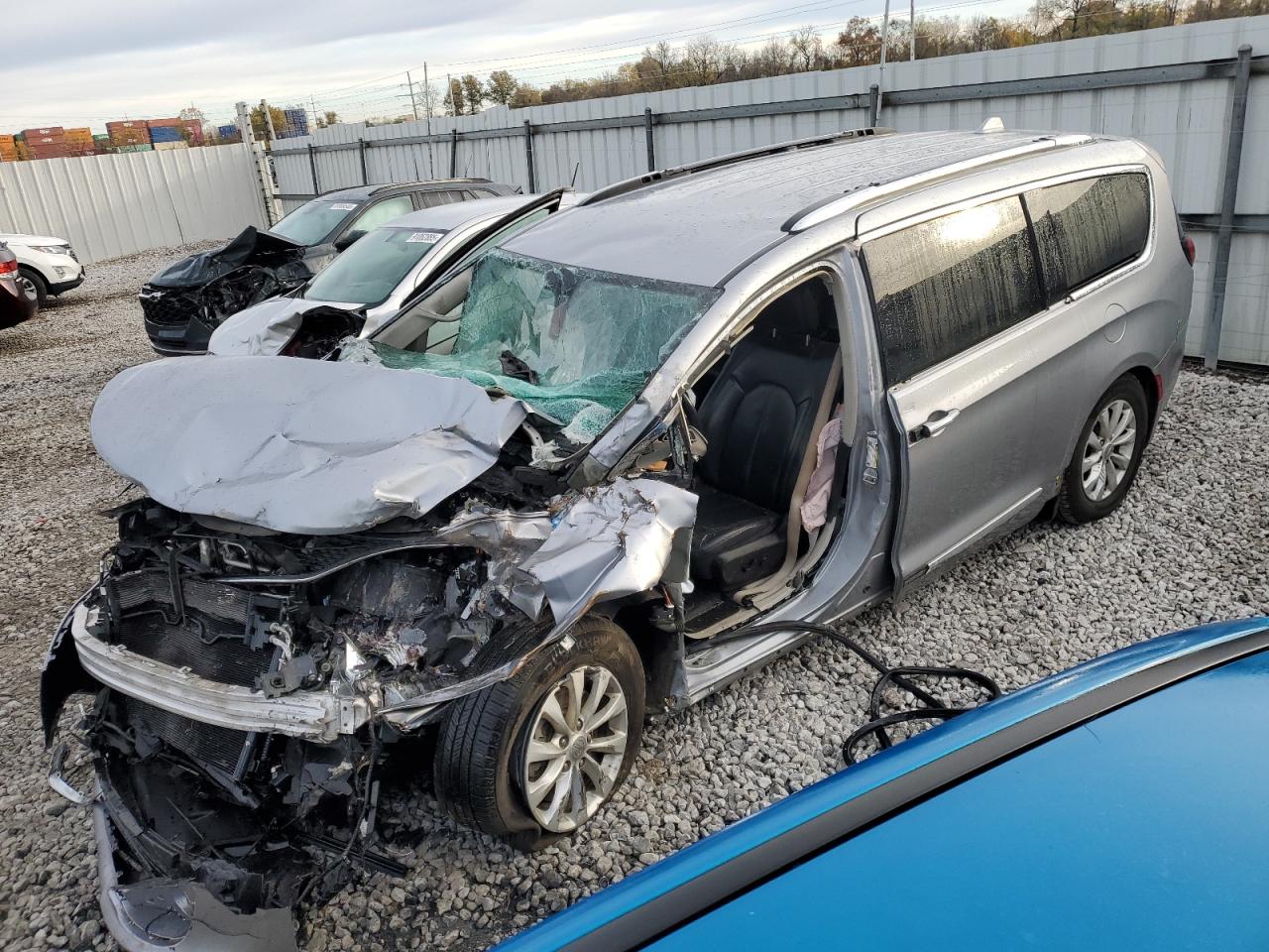 CHRYSLER PACIFICA TOURING L