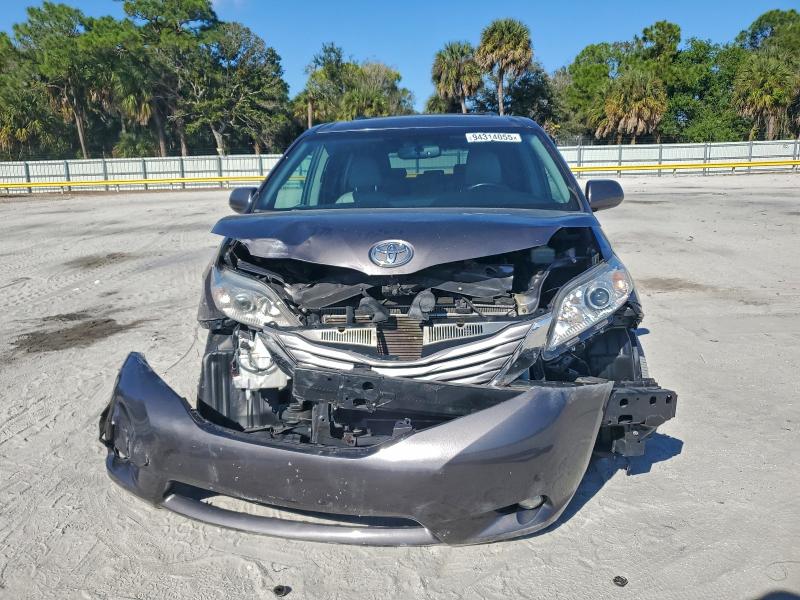 2015 TOYOTA SIENNA XLE #3301793382