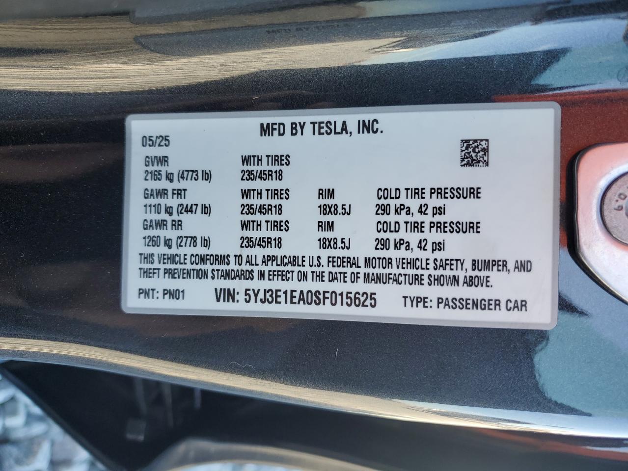 TESLA MODEL 3