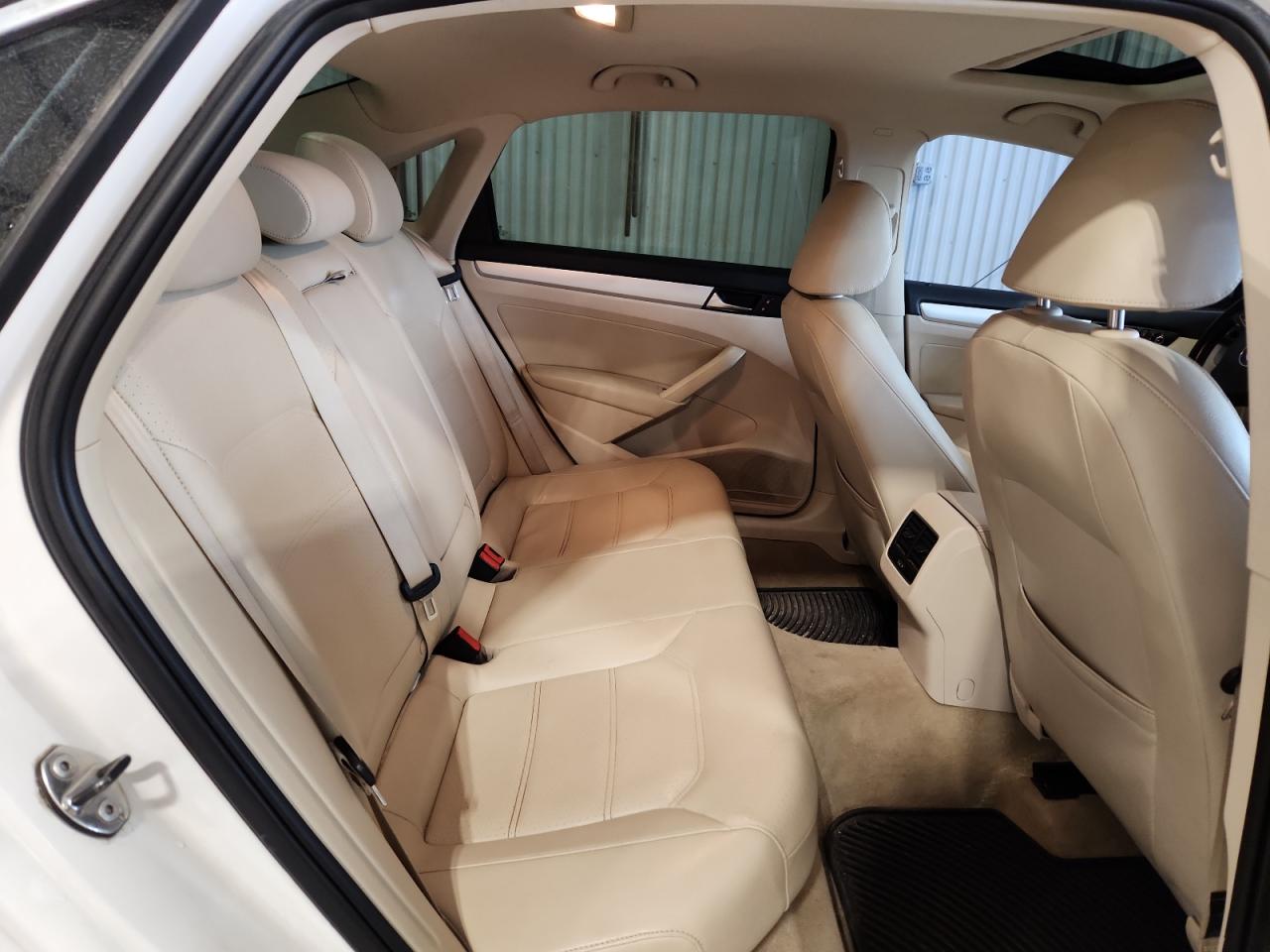 VOLKSWAGEN PASSAT SE