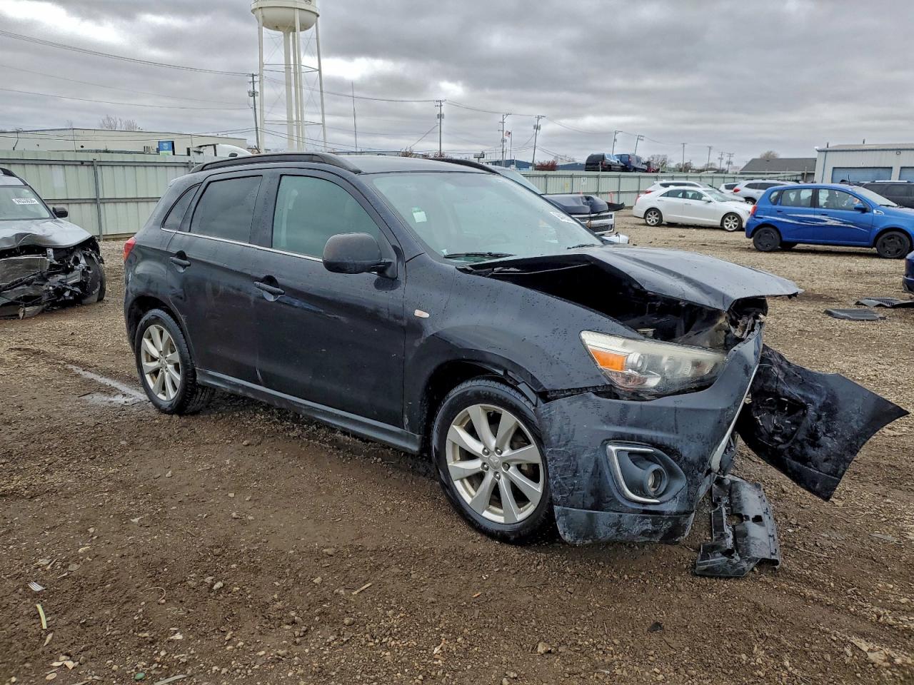 MITSUBISHI OUTLANDER SE