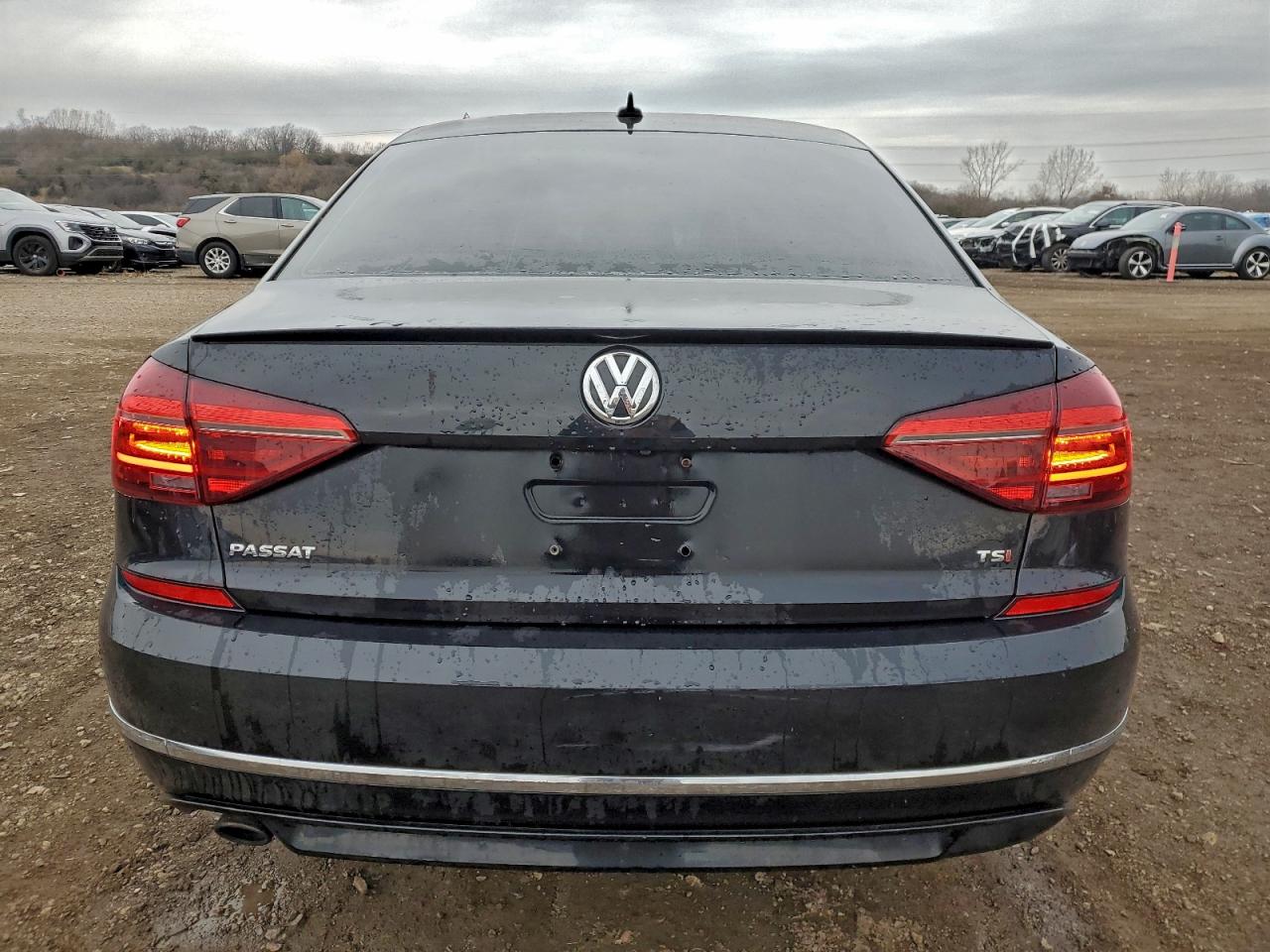 VOLKSWAGEN PASSAT S