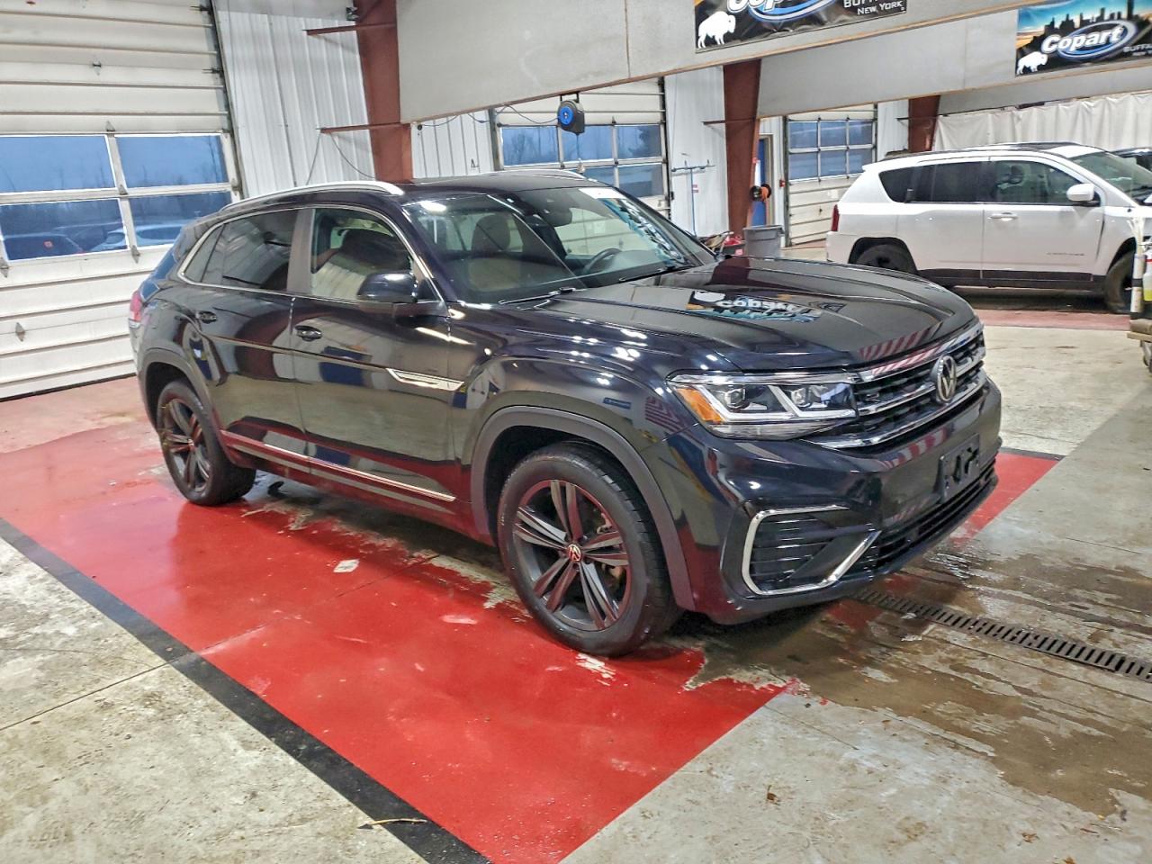 VOLKSWAGEN ATLAS CROSS SPORT SEL R-LINE