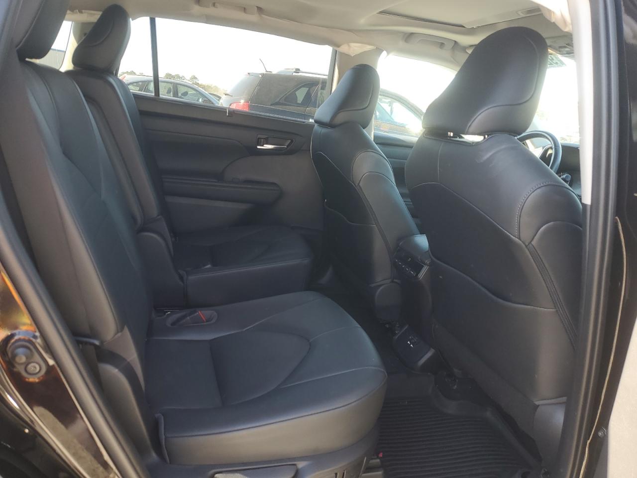 TOYOTA HIGHLANDER XLE