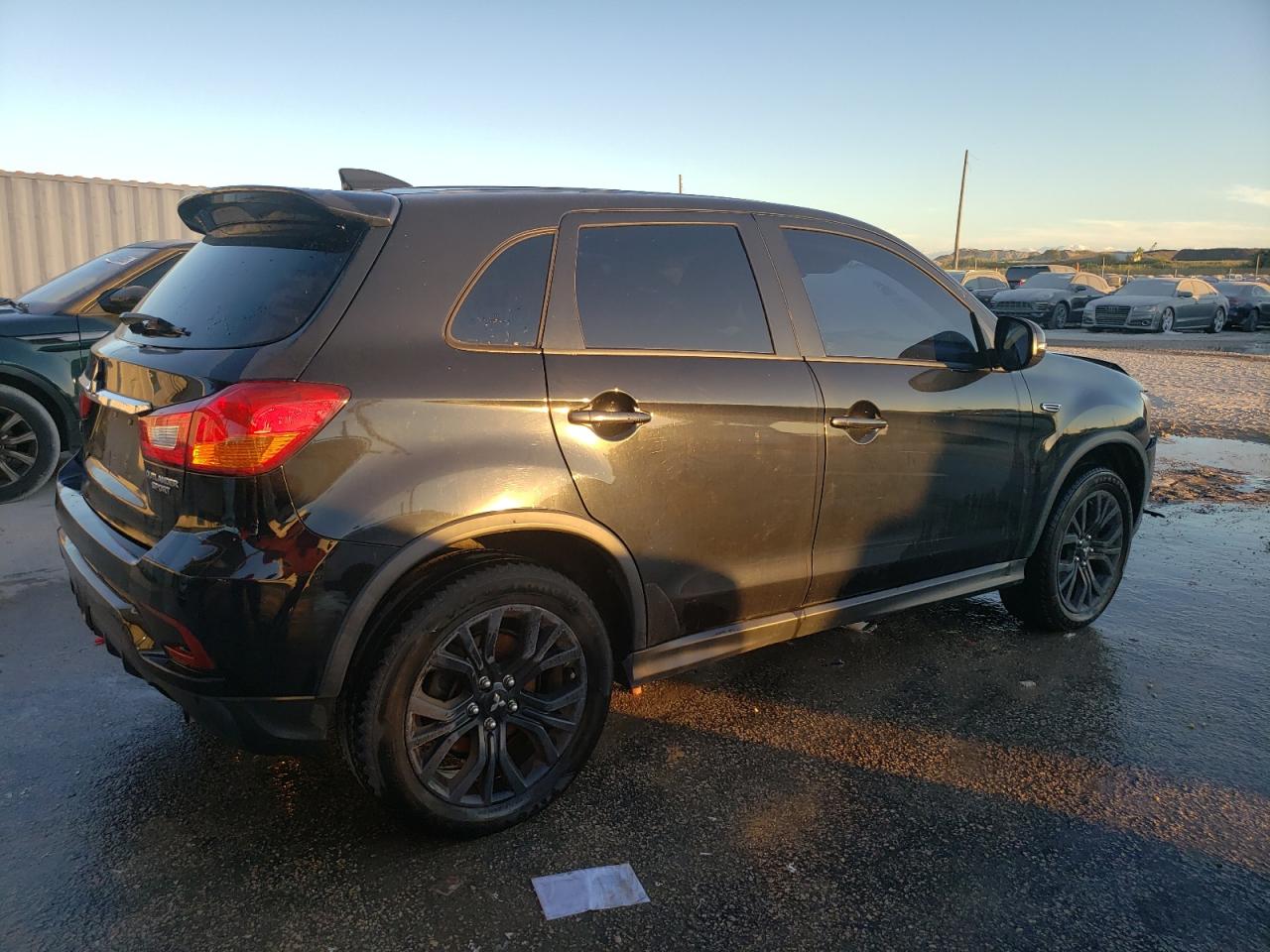 MITSUBISHI OUTLANDER ES