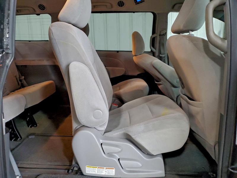 2015 TOYOTA SIENNA LE #3301986511