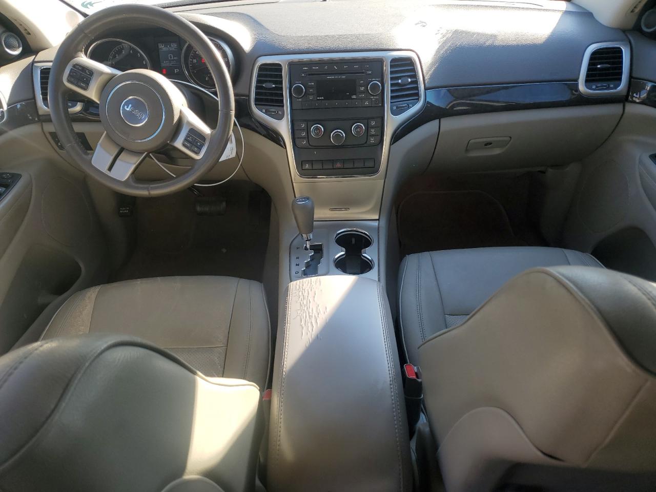 JEEP GRAND CHEROKEE LAREDO