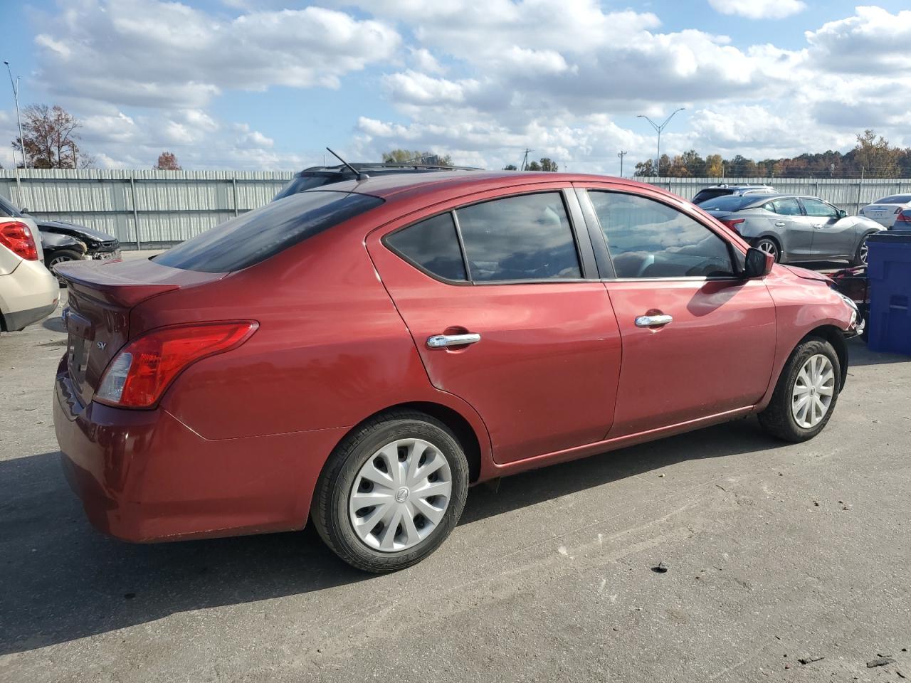 NISSAN VERSA S