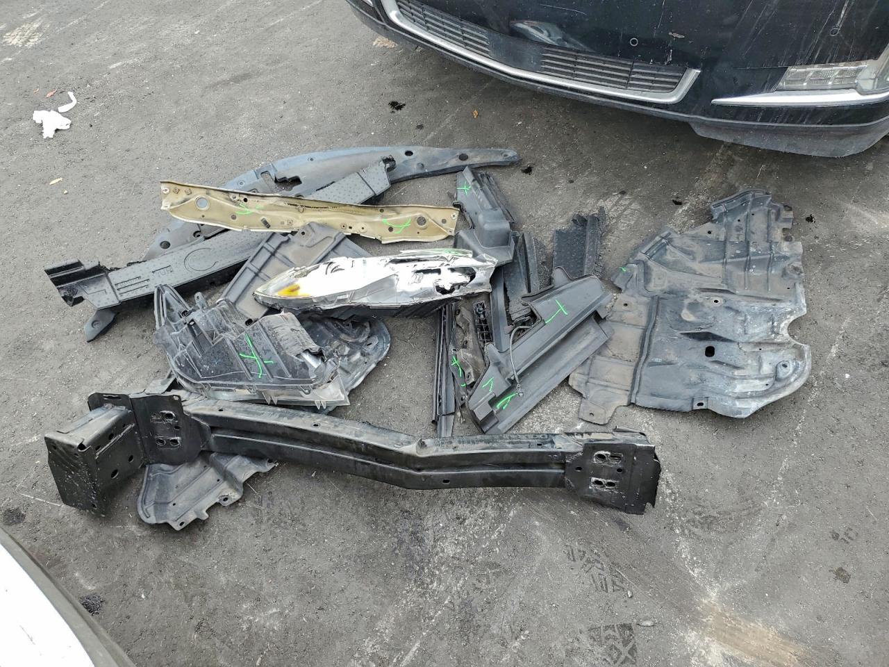 Lot #3302886897 2015 TOYOTA CAMRY LE