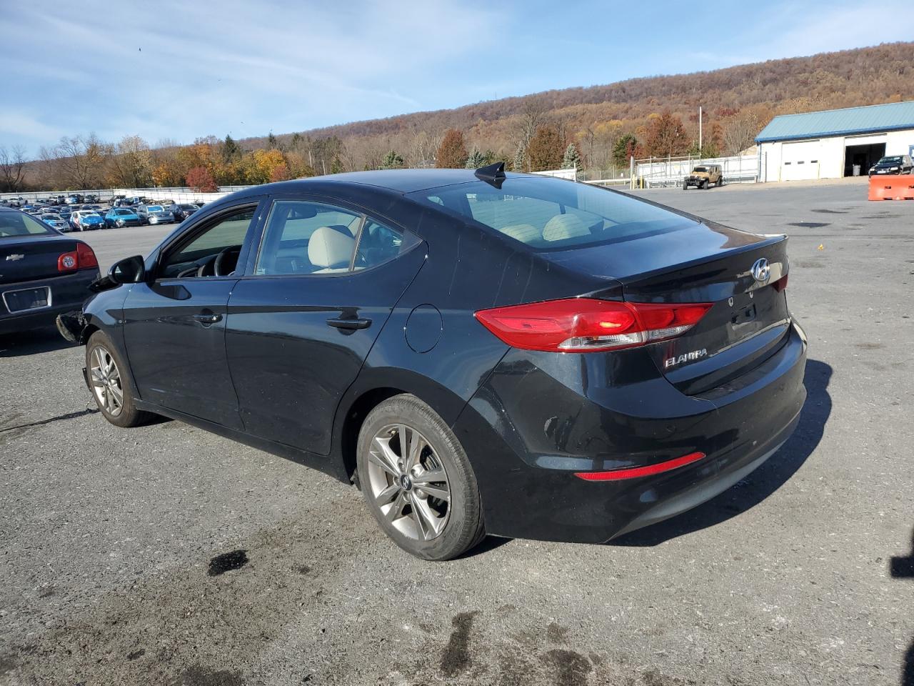 Lot #3301933448 2017 HYUNDAI ELANTRA 4D