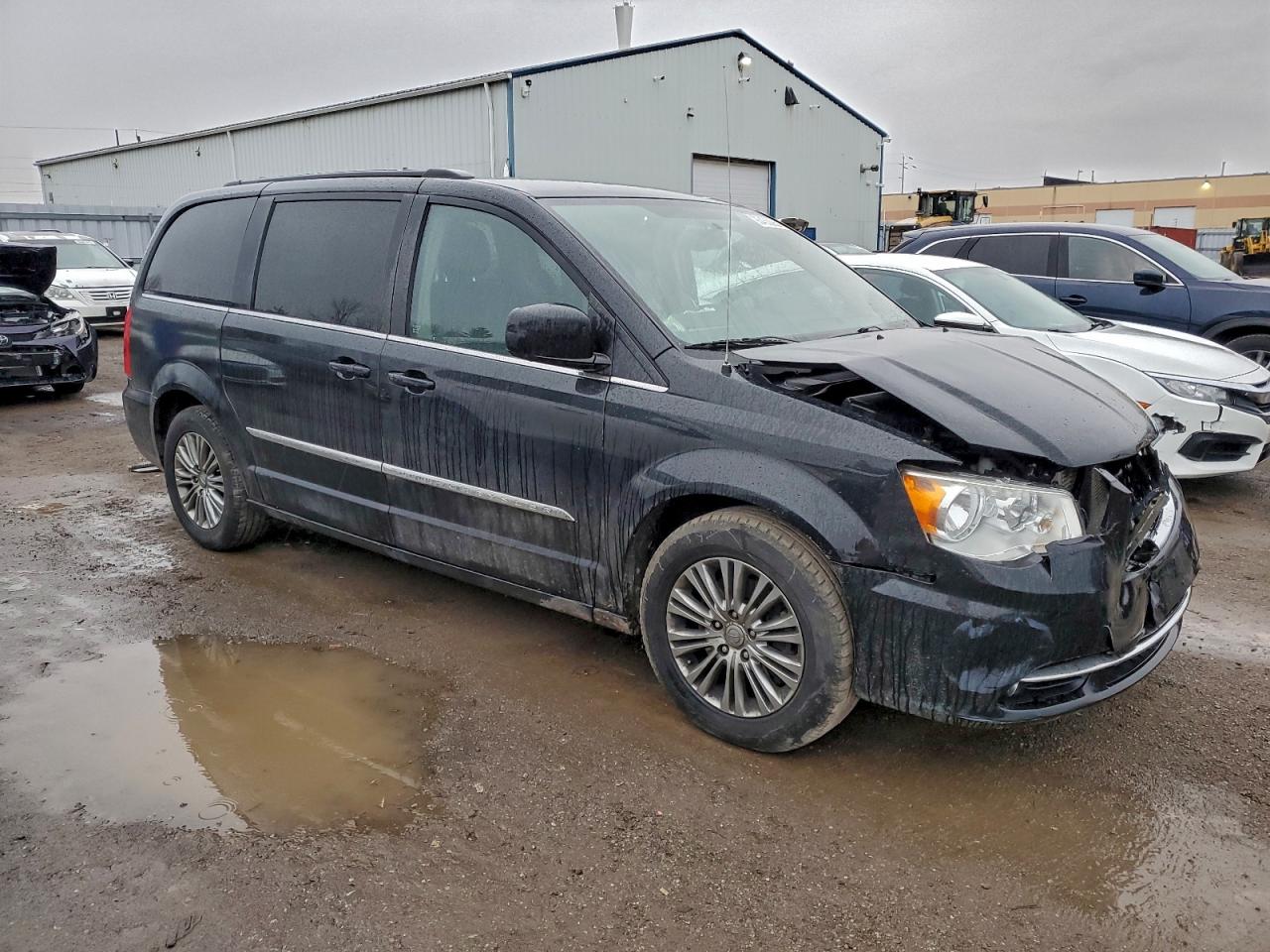 CHRYSLER TOWN & COUNTRY TOURING L