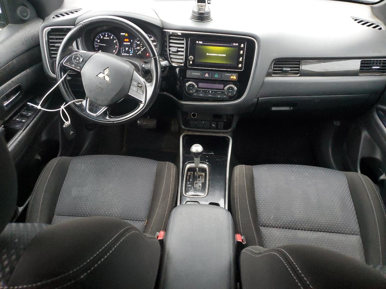 MITSUBISHI OUTLANDER SE