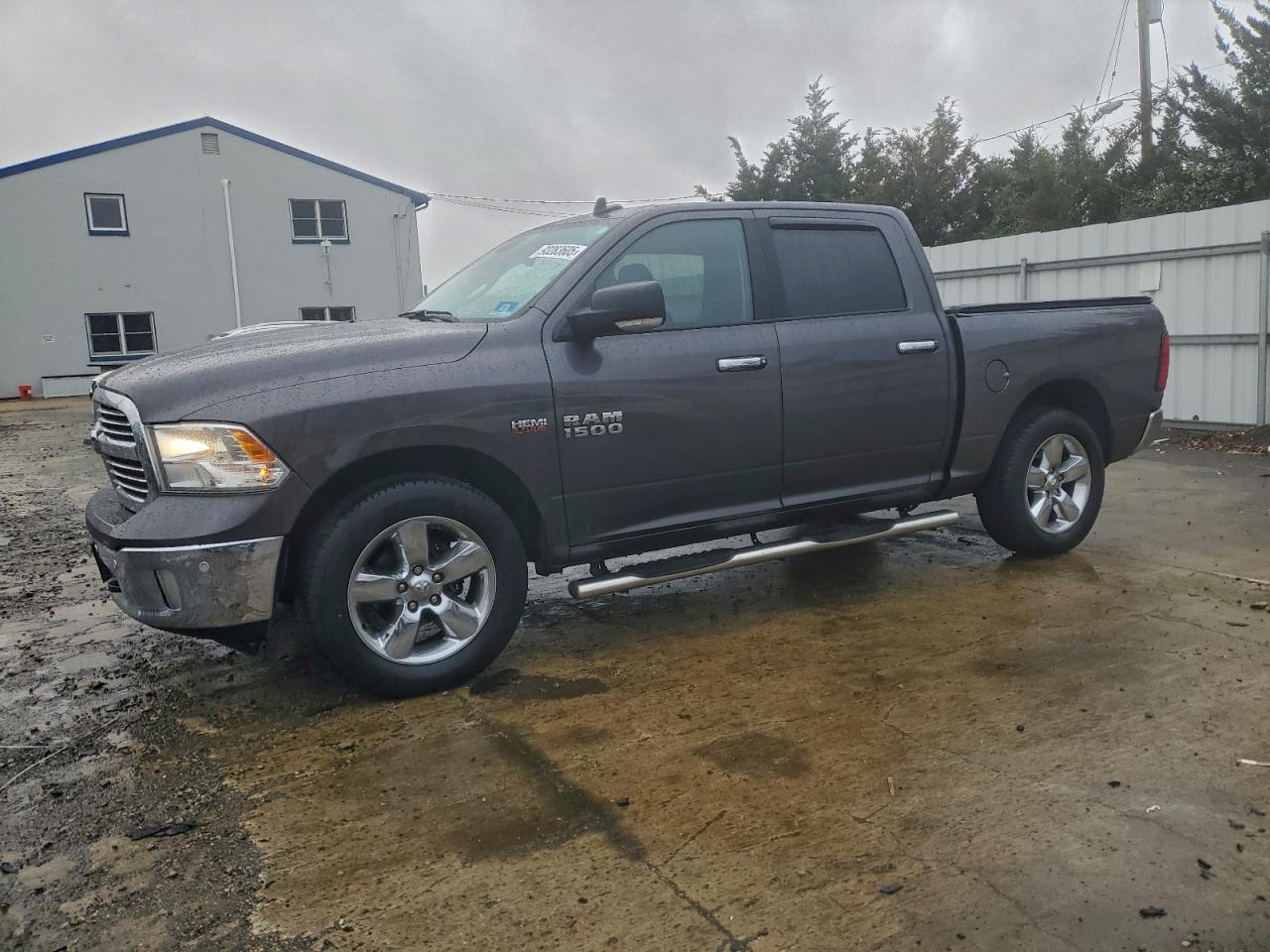 RAM 1500 SLT