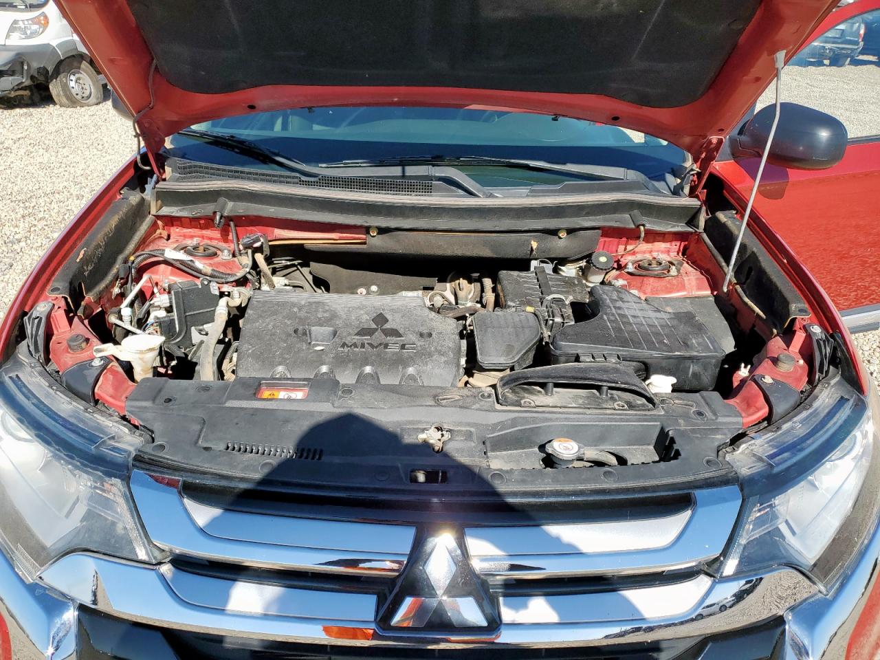 MITSUBISHI OUTLANDER ES