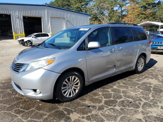 TOYOTA SIENNA XLE