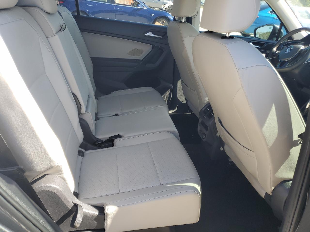 VOLKSWAGEN TIGUAN SE