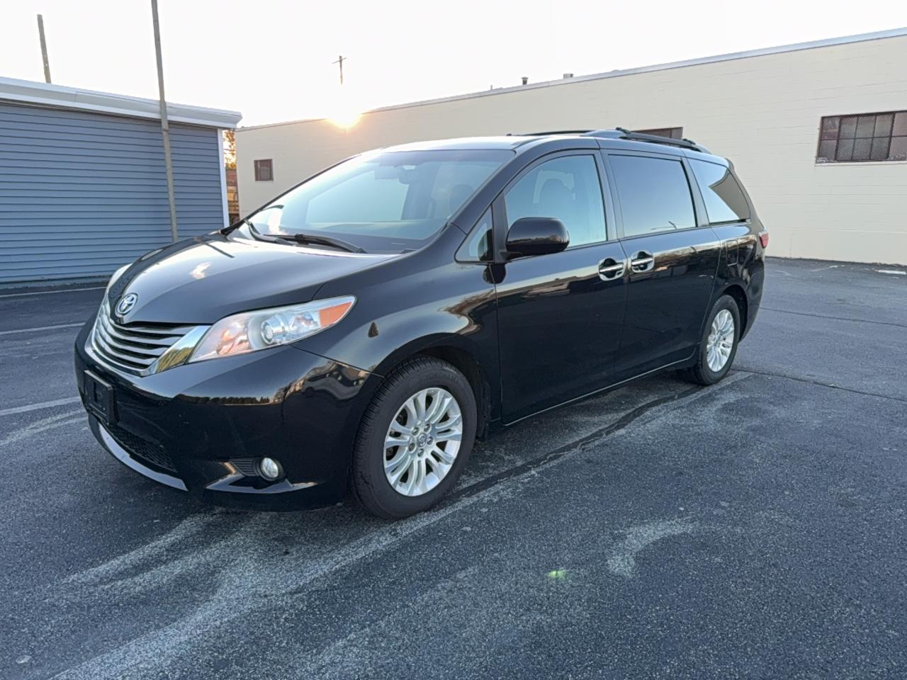TOYOTA SIENNA XLE